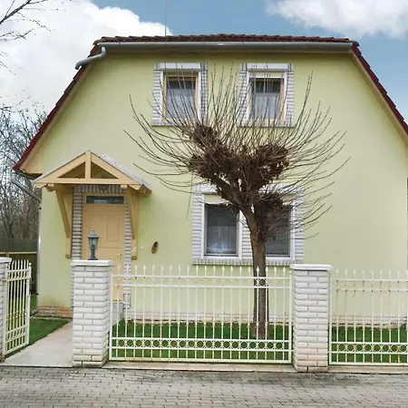 Casa vacanze Three-bedroom Holiday In Gyula/szanazug